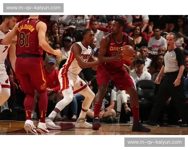 巅峰博弈与意志之战：骑士vs热火全场录像中隐藏的篮球哲学与激情瞬间